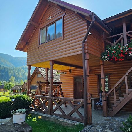 Guesthouse Kolo Druziv Tatariv Buitenkant foto