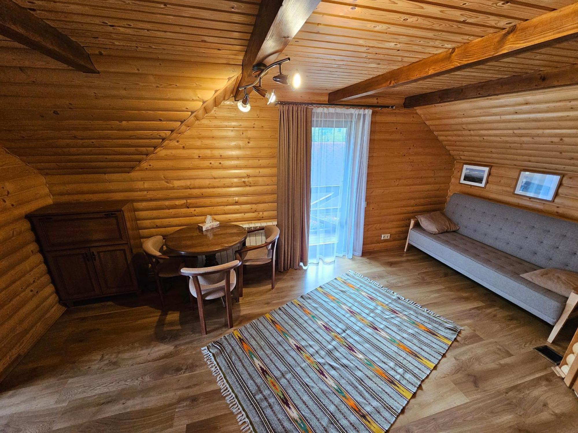 Guesthouse Kolo Druziv Tatariv Buitenkant foto