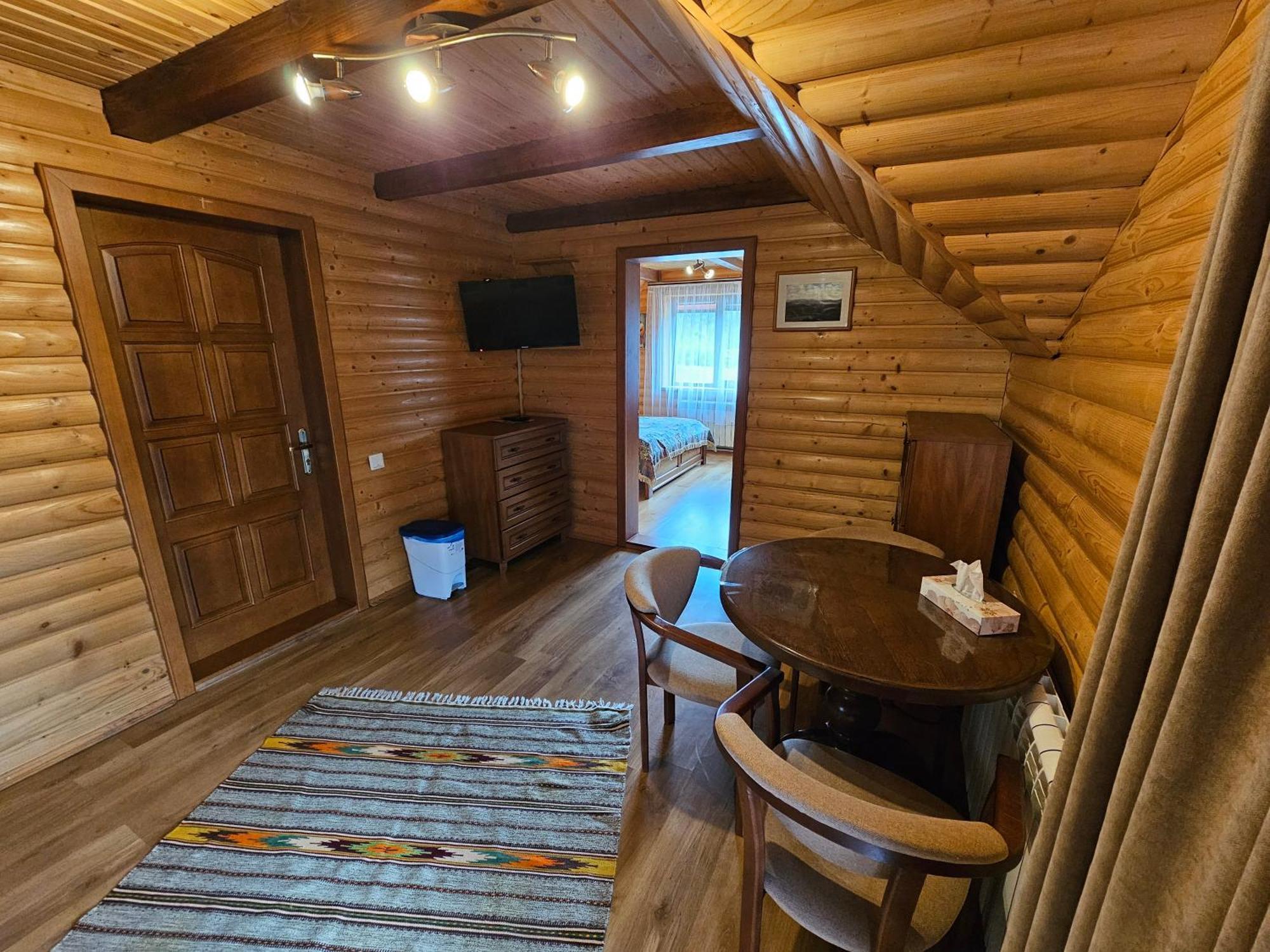 Guesthouse Kolo Druziv Tatariv Buitenkant foto