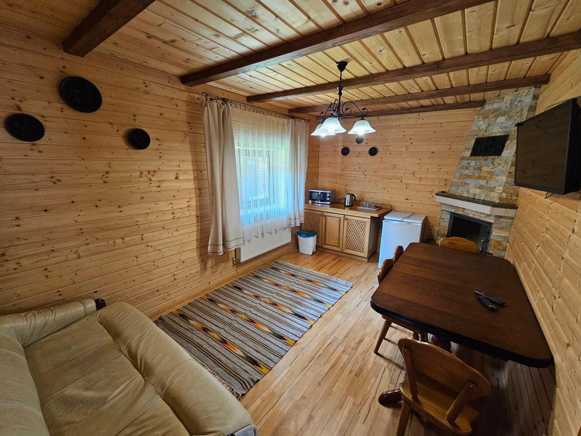 Guesthouse Kolo Druziv Tatariv Buitenkant foto