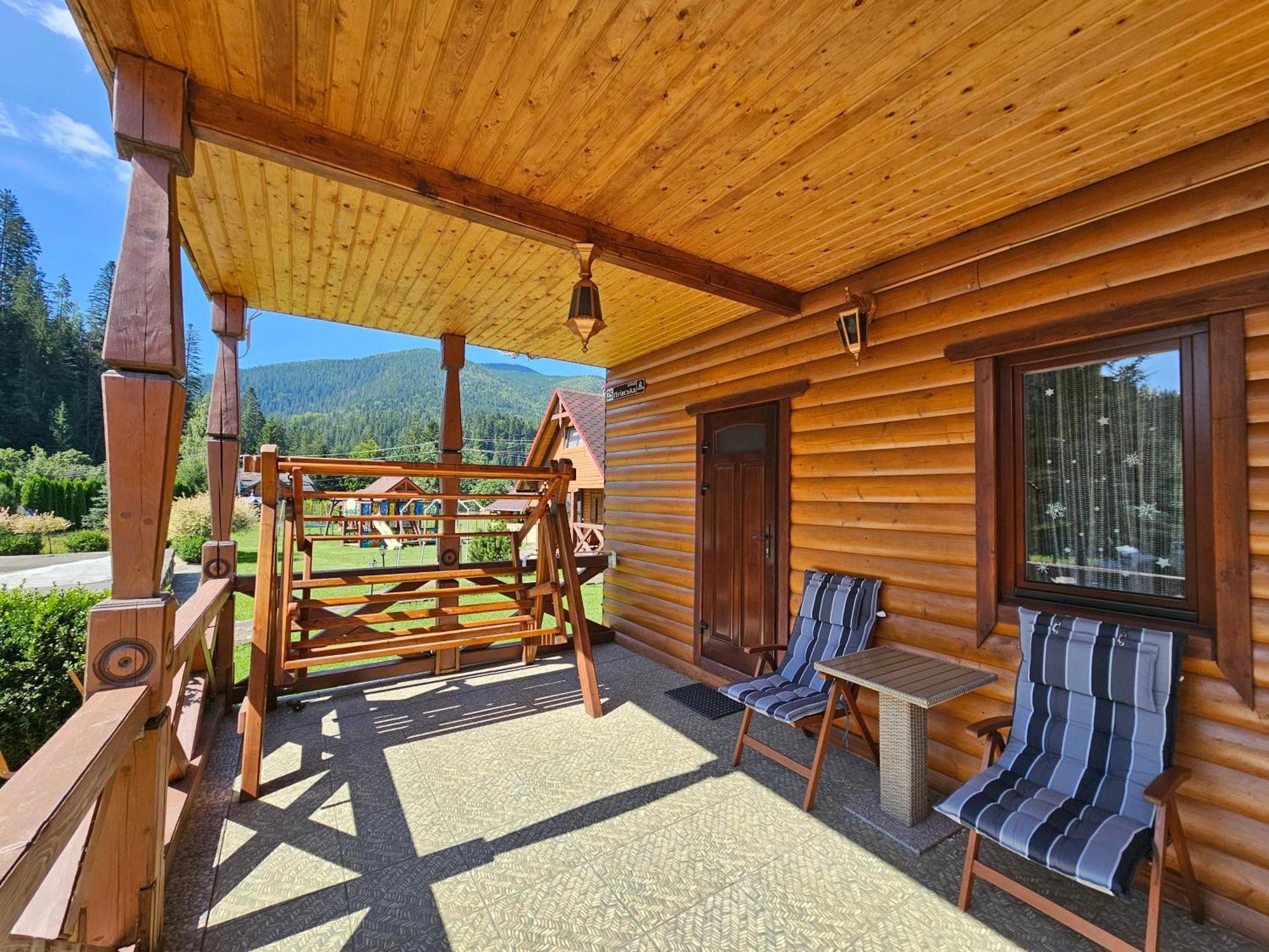 Guesthouse Kolo Druziv Tatariv Buitenkant foto