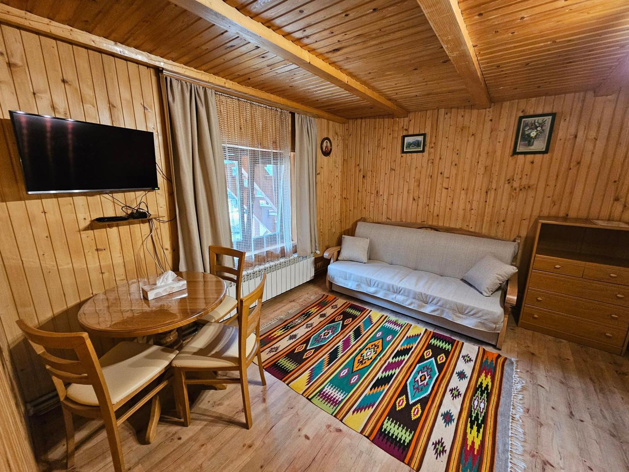 Guesthouse Kolo Druziv Tatariv Buitenkant foto
