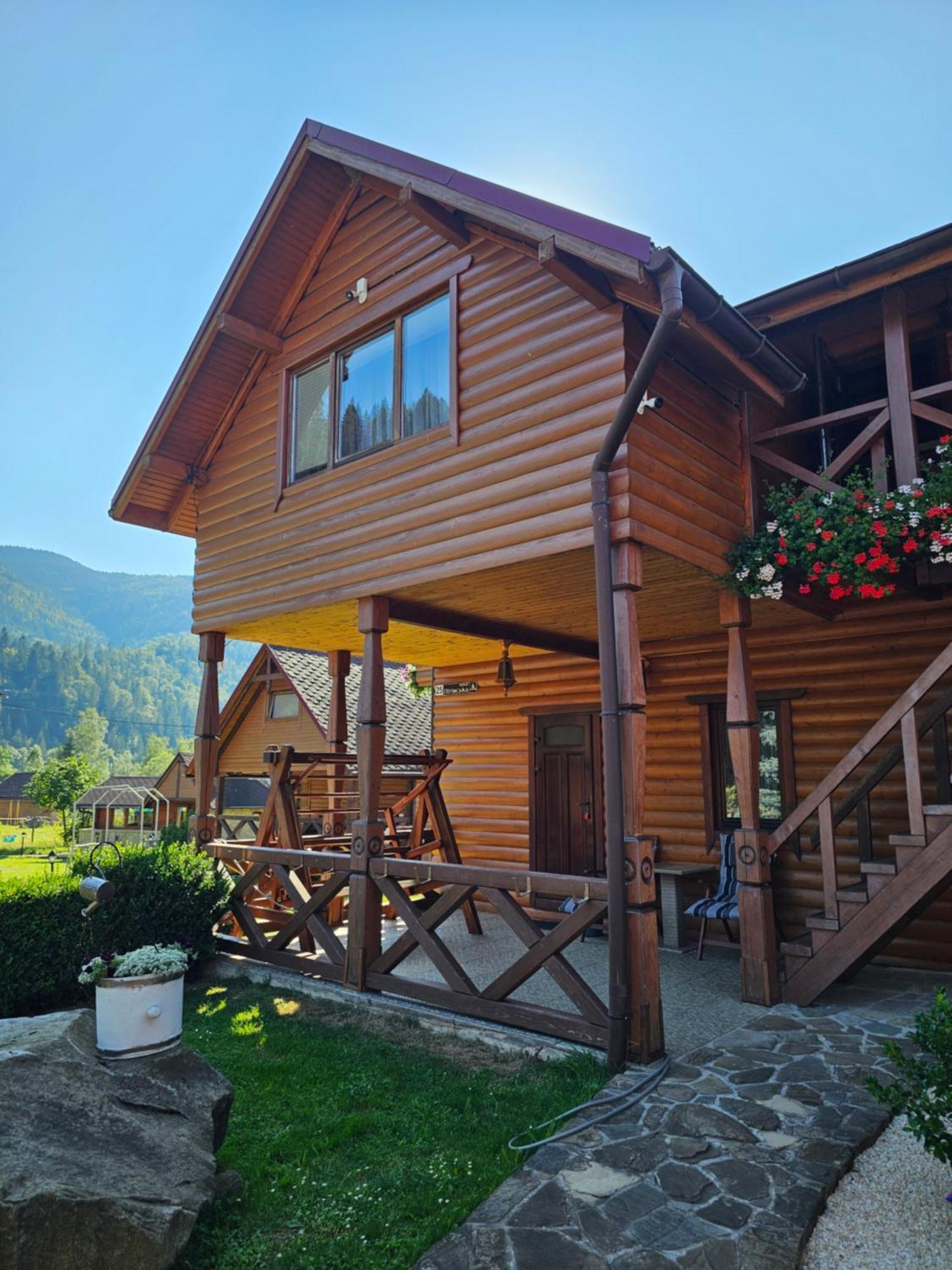 Guesthouse Kolo Druziv Tatariv Buitenkant foto