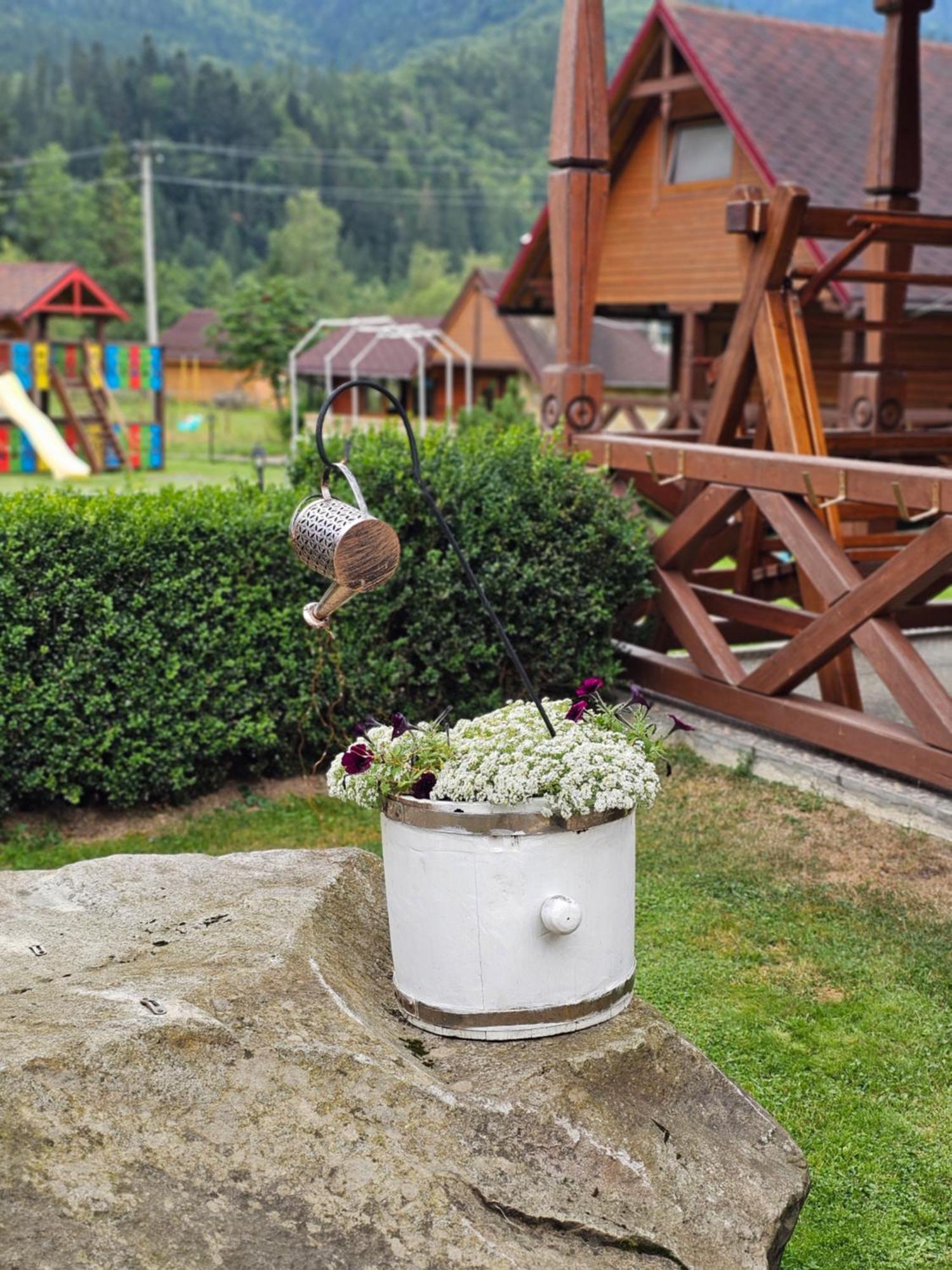 Guesthouse Kolo Druziv Tatariv Buitenkant foto
