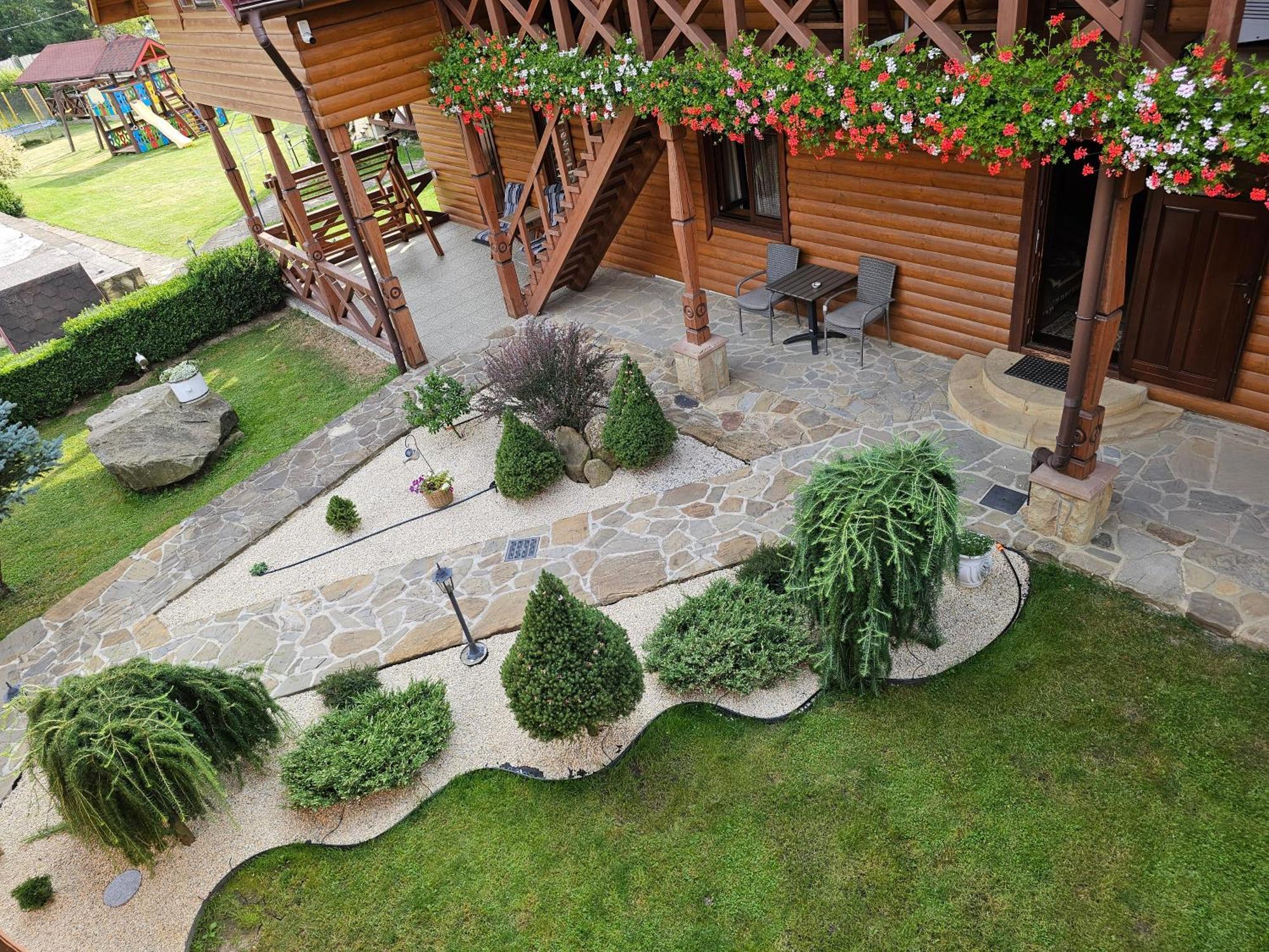 Guesthouse Kolo Druziv Tatariv Buitenkant foto