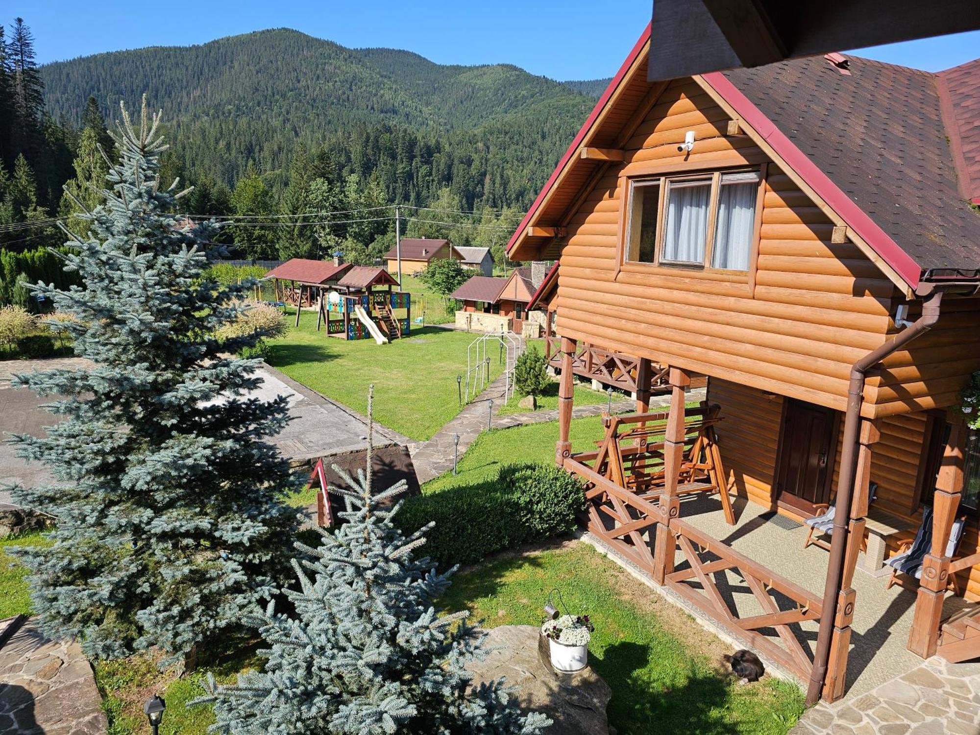 Guesthouse Kolo Druziv Tatariv Buitenkant foto