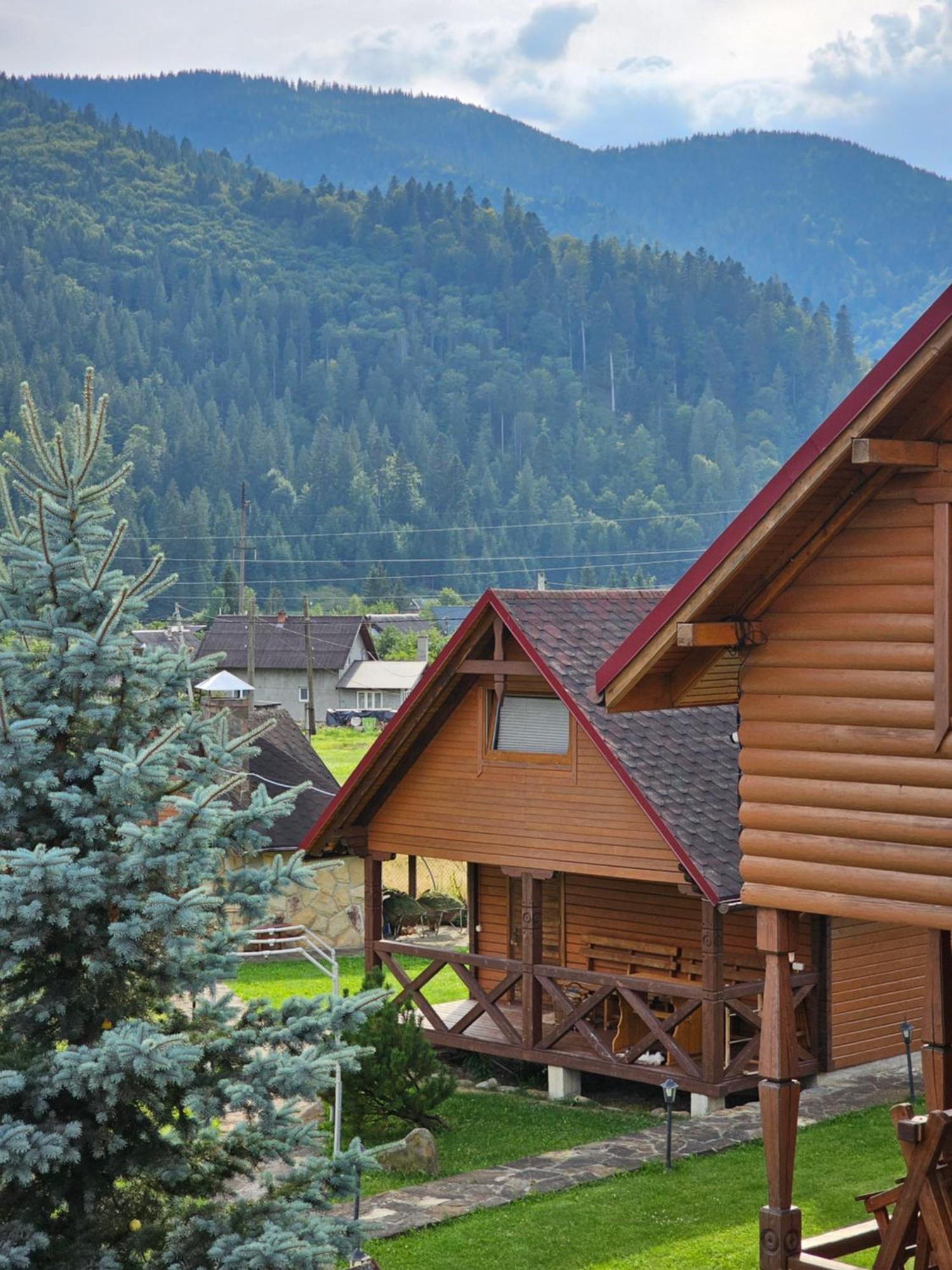 Guesthouse Kolo Druziv Tatariv Buitenkant foto