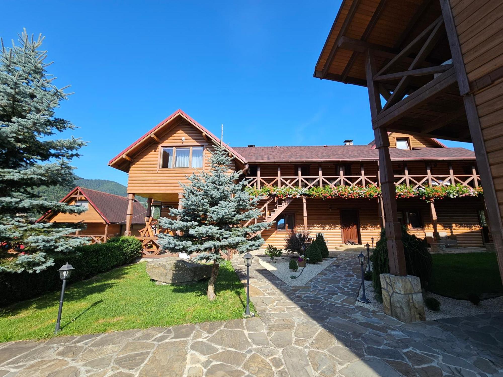 Guesthouse Kolo Druziv Tatariv Buitenkant foto