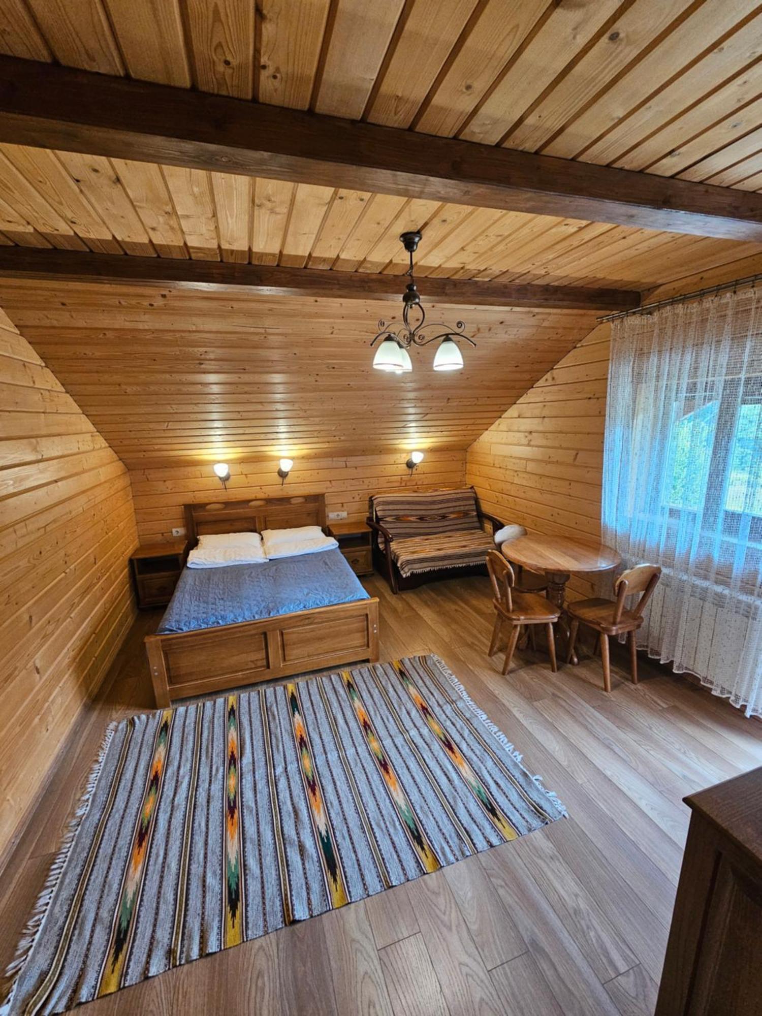 Guesthouse Kolo Druziv Tatariv Buitenkant foto