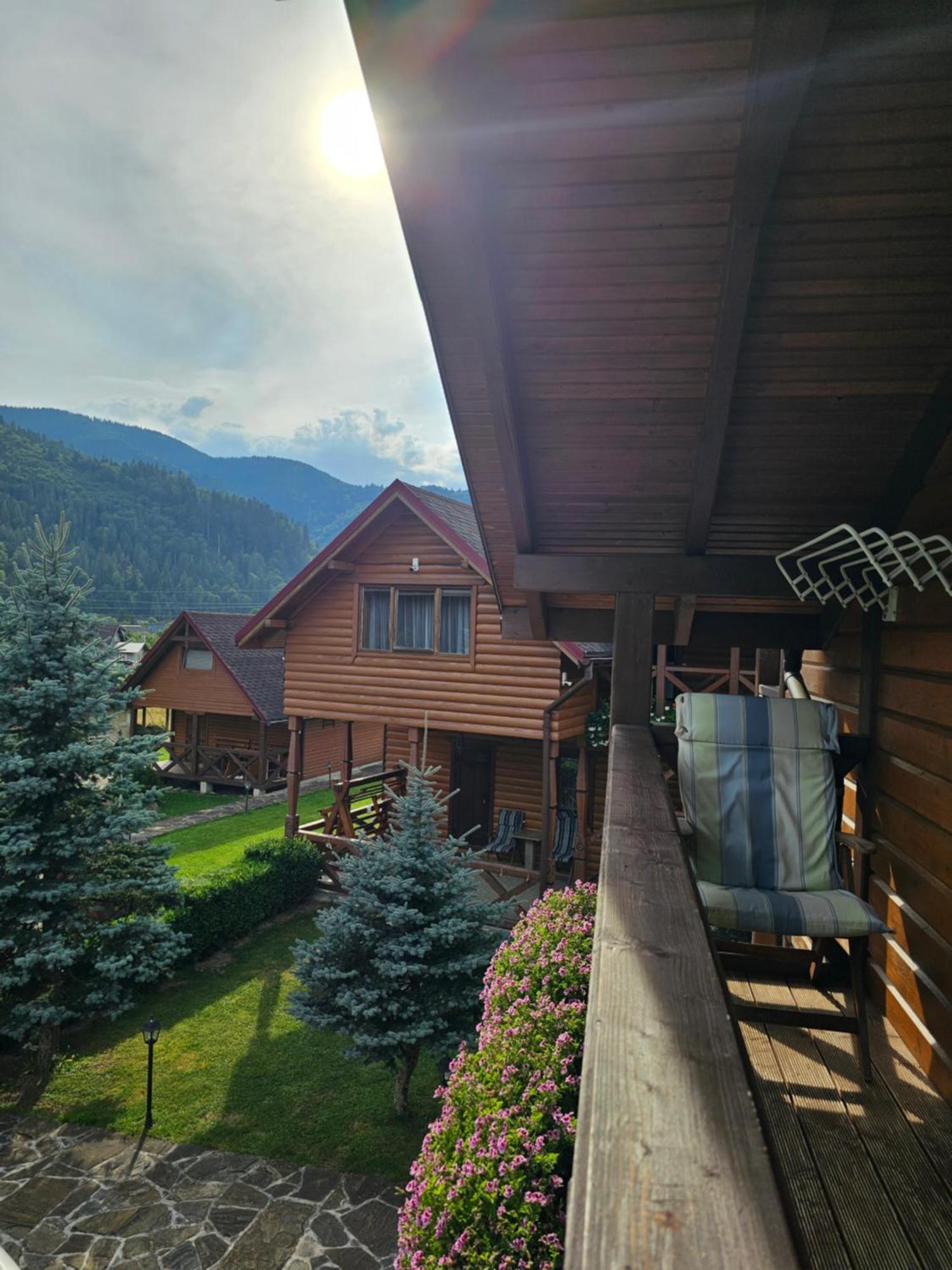 Guesthouse Kolo Druziv Tatariv Buitenkant foto