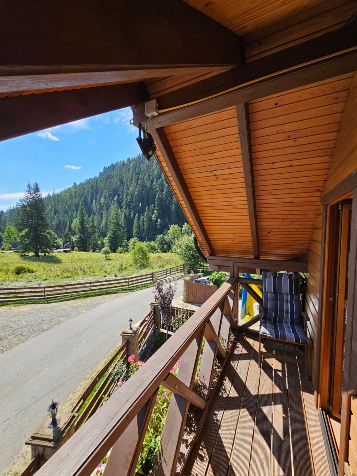 Guesthouse Kolo Druziv Tatariv Buitenkant foto